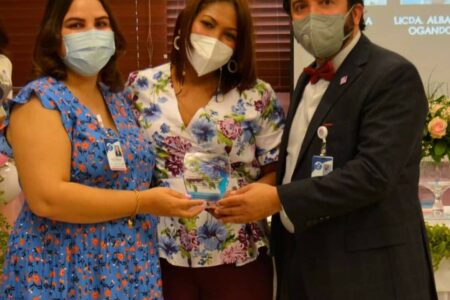 Hospital Reynaldo Almánzar reconoce a 31 colaboradores en aniversario