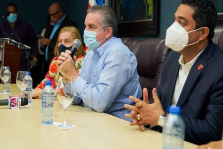 Ministro Neney Cabrera anuncia la intervención técnica del vertedero de La Vega