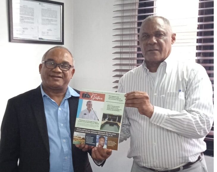 Periodistas Olivo de León y José A. Thomas.