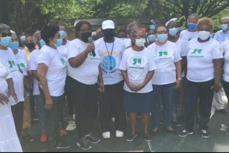 Fundoproam celebra fiesta navideña con cientos envejecientes de Santo Domingo Este