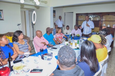 Jorge Hiche exhorta a periodistas luchar por sus espacios de desarrollo