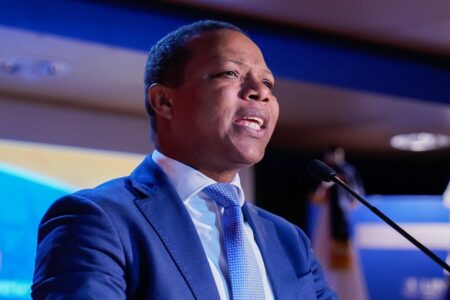 Milton Morrison diserta  sobre confusiones, intereses y debates en el sector eléctrico