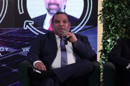 Director CNE resalta integración de energía renovable y almacenamiento: clave para el sector energético